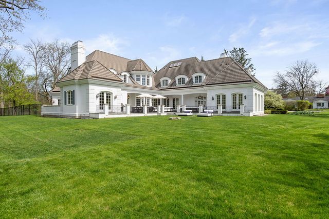 245 Maple Row Road, Northfield, IL 60093
