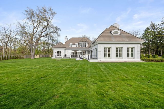 245 Maple Row Road, Northfield, IL 60093