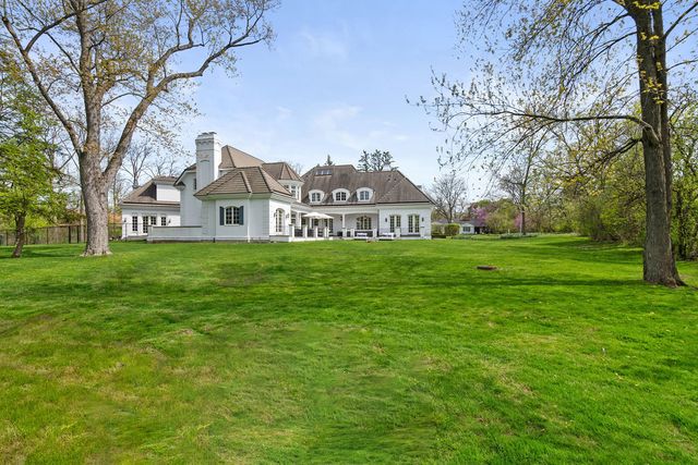 245 Maple Row Road, Northfield, IL 60093