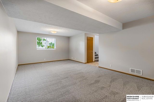 2506 Hogantown Drive, Bellevue, NE 68123