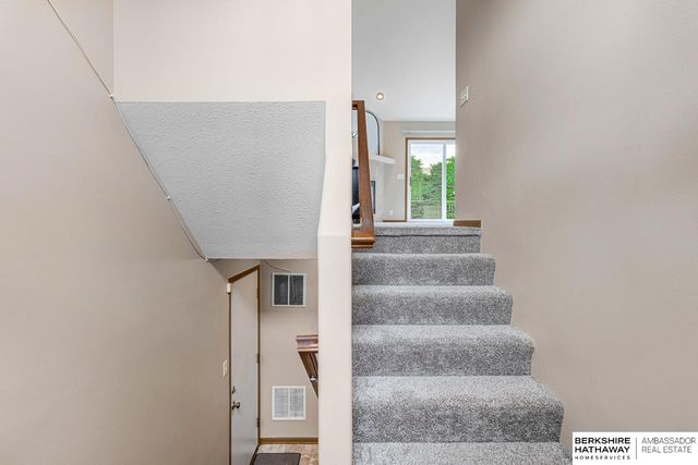 2506 Hogantown Drive, Bellevue, NE 68123