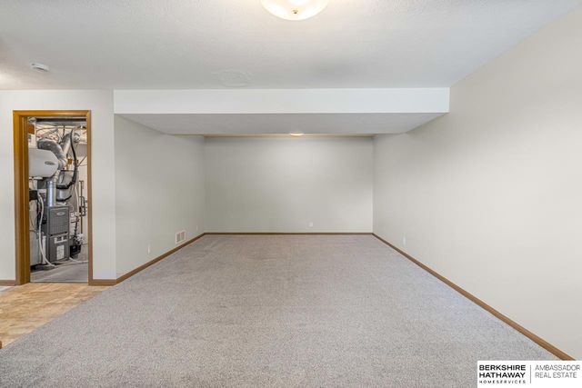 2506 Hogantown Drive, Bellevue, NE 68123