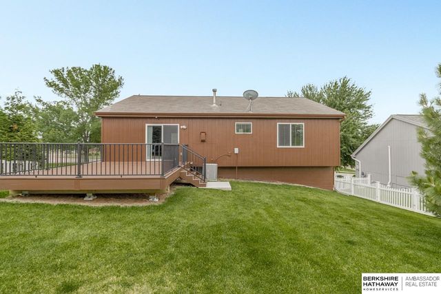 2506 Hogantown Drive, Bellevue, NE 68123