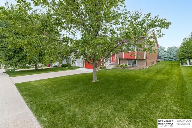 2506 Hogantown Drive, Bellevue, NE 68123