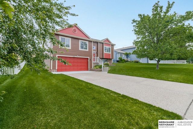 2506 Hogantown Drive, Bellevue, NE 68123