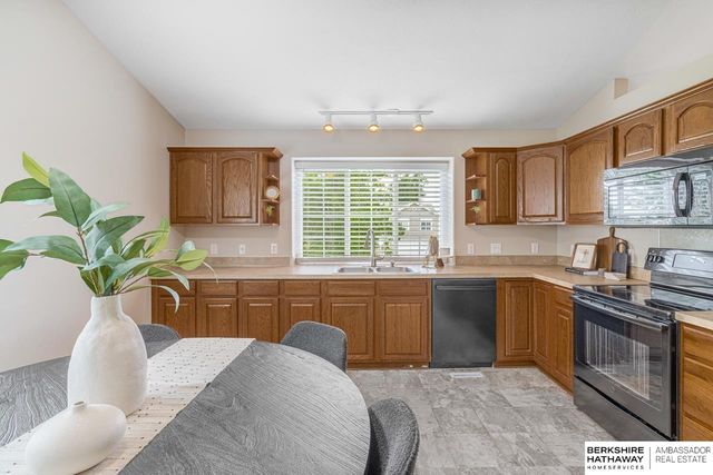 2506 Hogantown Drive, Bellevue, NE 68123