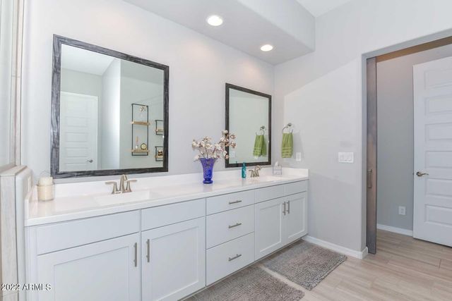 9661 W Patrick Lane, Peoria, AZ 85383