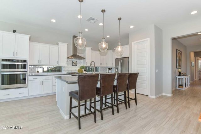 9661 W Patrick Lane, Peoria, AZ 85383