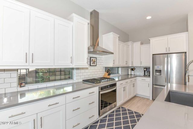 9661 W Patrick Lane, Peoria, AZ 85383