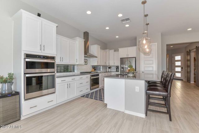 9661 W Patrick Lane, Peoria, AZ 85383