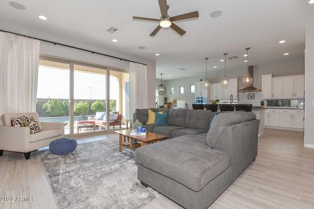 9661 W Patrick Lane, Peoria, AZ 85383