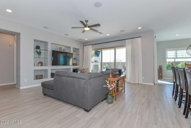 9661 W Patrick Lane, Peoria, AZ 85383