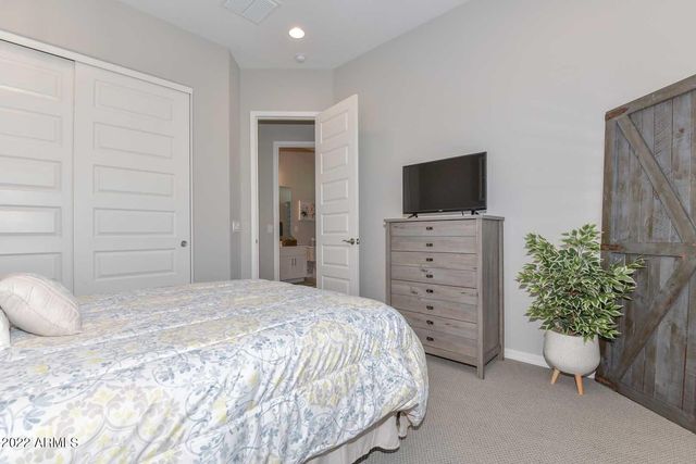 9661 W Patrick Lane, Peoria, AZ 85383