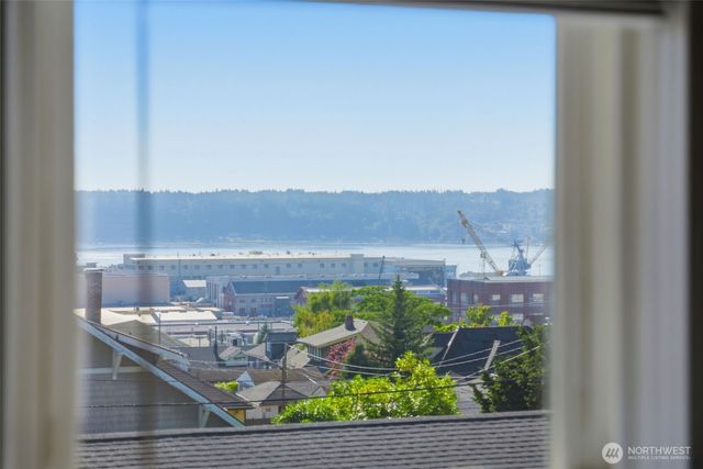 1607 Burwell Street, Bremerton, WA 98337