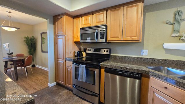 6651 N Campbell Ave Apt 240, Tucson, AZ 85718