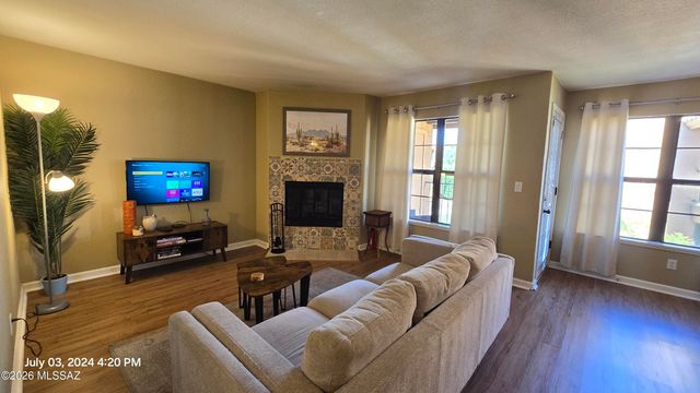 6651 N Campbell Ave Apt 240, Tucson, AZ 85718