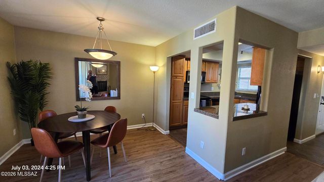 6651 N Campbell Ave Apt 240, Tucson, AZ 85718