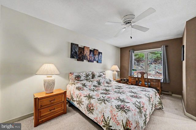 5 BEACHWOOD CT, Lake Harmony, PA 18624