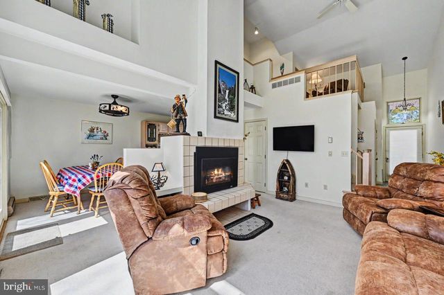 5 BEACHWOOD CT, Lake Harmony, PA 18624