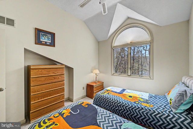 5 BEACHWOOD CT, Lake Harmony, PA 18624