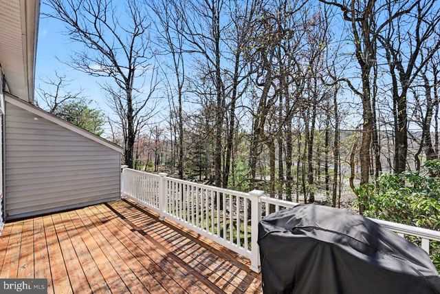 5 BEACHWOOD CT, Lake Harmony, PA 18624