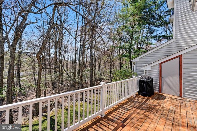 5 BEACHWOOD CT, Lake Harmony, PA 18624