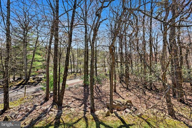 5 BEACHWOOD CT, Lake Harmony, PA 18624