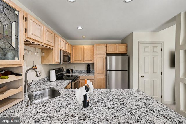 5 BEACHWOOD CT, Lake Harmony, PA 18624