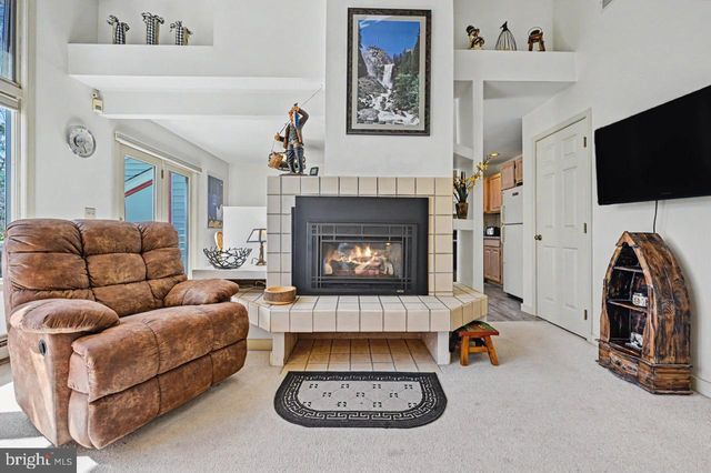 5 BEACHWOOD CT, Lake Harmony, PA 18624