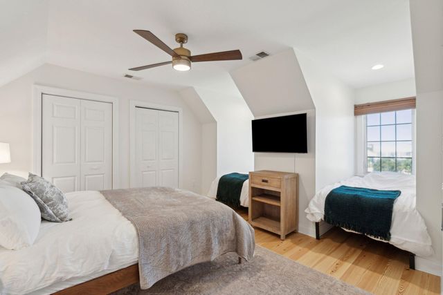 40 Battery Park Road, Edisto Island, SC 29438