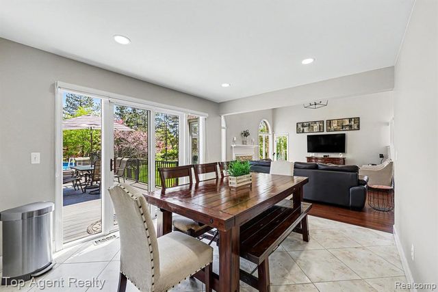 50492 Heatherwood Lane, Shelby Twp, MI 48317