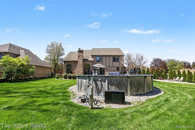 50492 Heatherwood Lane, Shelby Twp, MI 48317