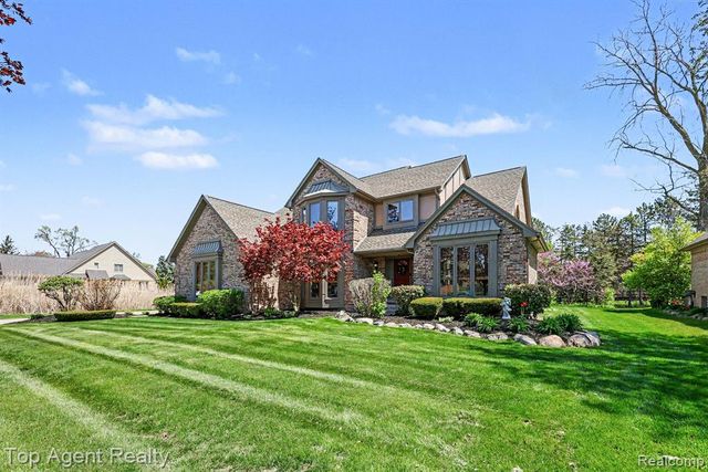 50492 Heatherwood Lane, Shelby Twp, MI 48317