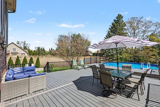 50492 Heatherwood Lane, Shelby Twp, MI 48317