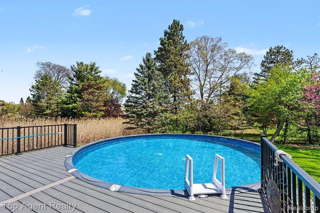 50492 Heatherwood Lane, Shelby Twp, MI 48317