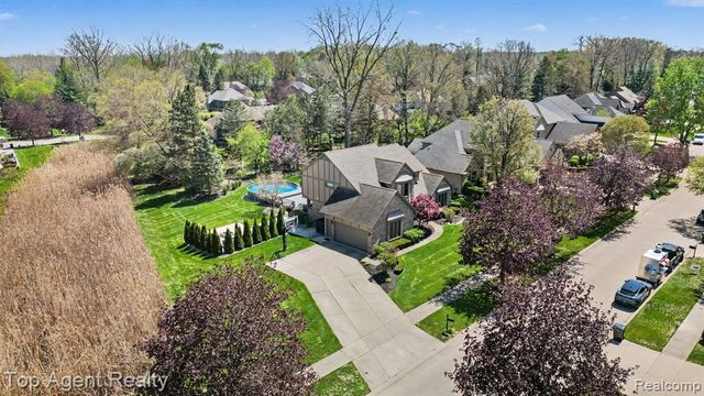 50492 Heatherwood Lane, Shelby Twp, MI 48317