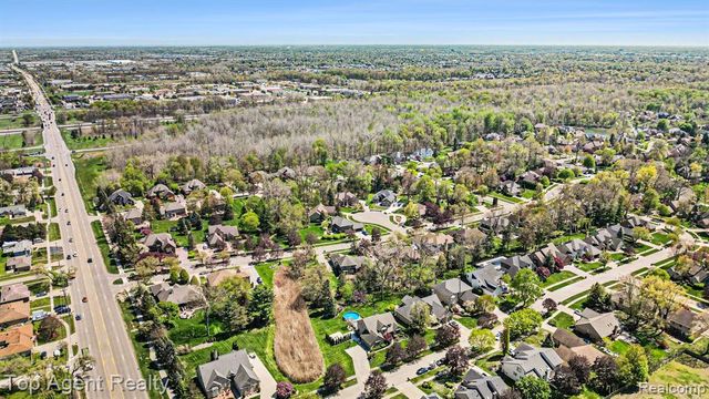 50492 Heatherwood Lane, Shelby Twp, MI 48317