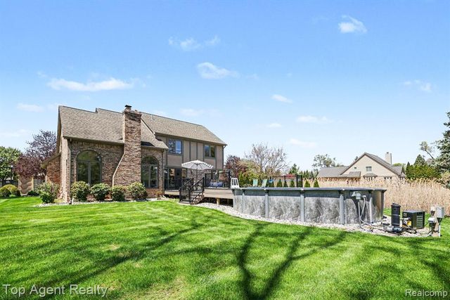 50492 Heatherwood Lane, Shelby Twp, MI 48317
