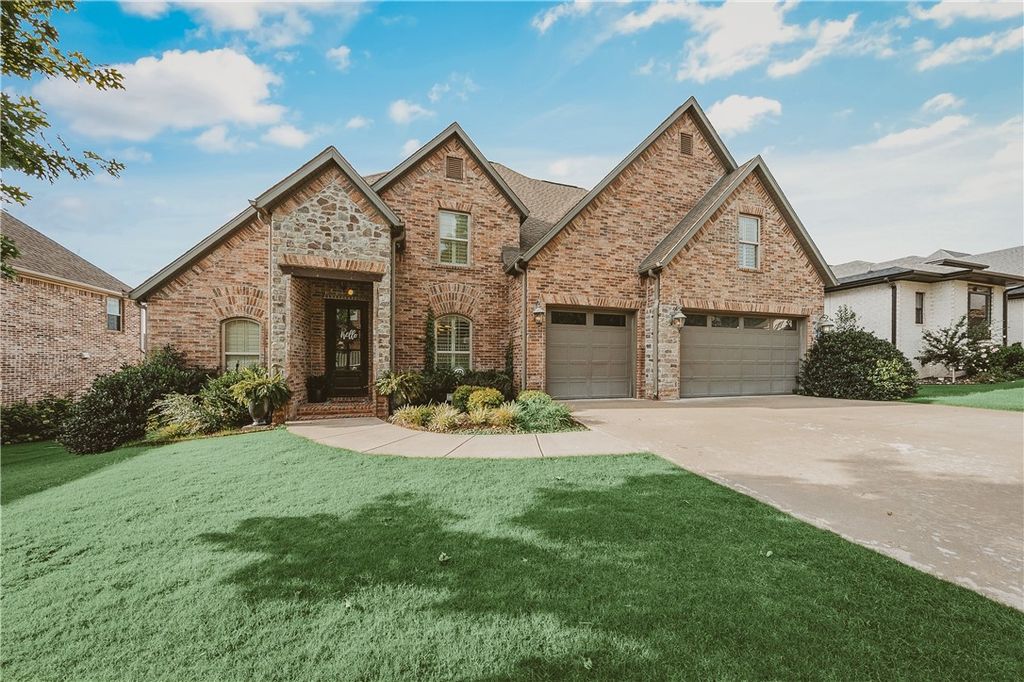 4807 S Inglewood Road, Rogers, AR 72758