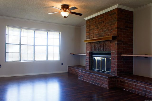 1302 E 20th Street, Stuttgart, AR 72160