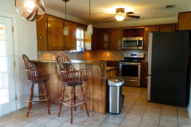 1302 E 20th Street, Stuttgart, AR 72160