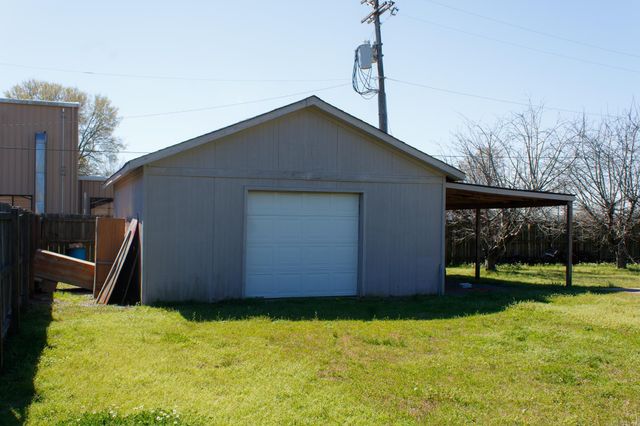 1302 E 20th Street, Stuttgart, AR 72160