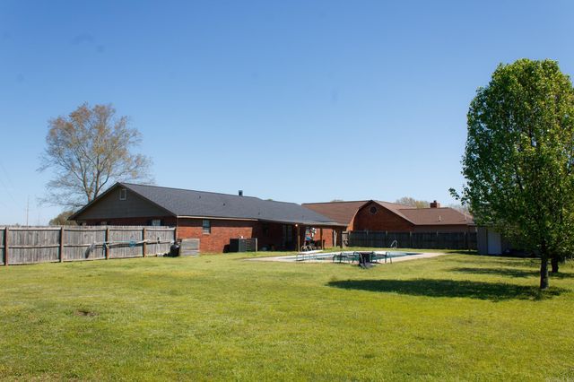 1302 E 20th Street, Stuttgart, AR 72160