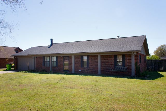 1302 E 20th Street, Stuttgart, AR 72160
