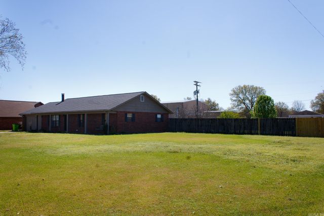 1302 E 20th Street, Stuttgart, AR 72160