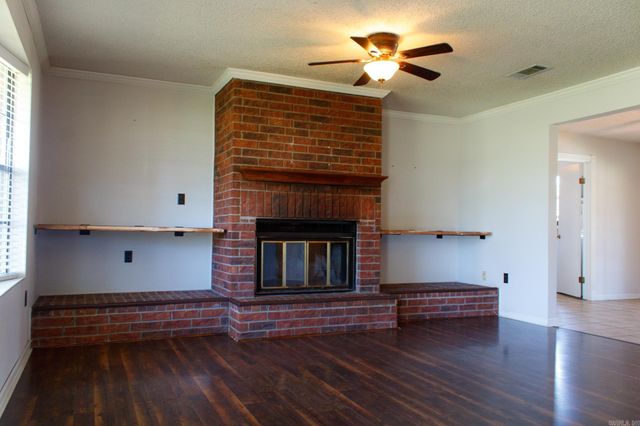 1302 E 20th Street, Stuttgart, AR 72160