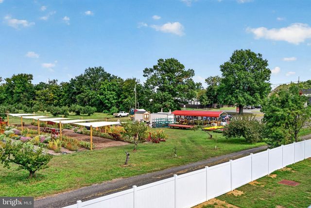 133 DOMENICA DR, Moorestown, NJ 08057