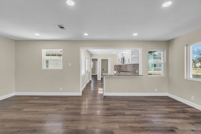 3109 Fm 1183, Ennis, TX 75119