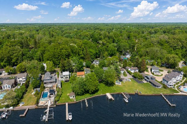 722 Lake Street, Saugatuck, MI 49453