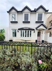 613 Poppy Avenue, Newport Beach, CA 92625